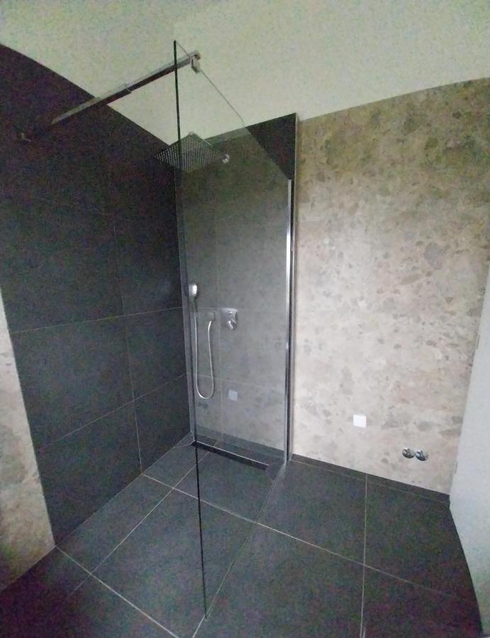 Vila Dubravka - Schoen Und Komfortabel Inmitten Von Olivenbaeumen Und Weinbergen Mit Whirlpool Valtura المظهر الخارجي الصورة