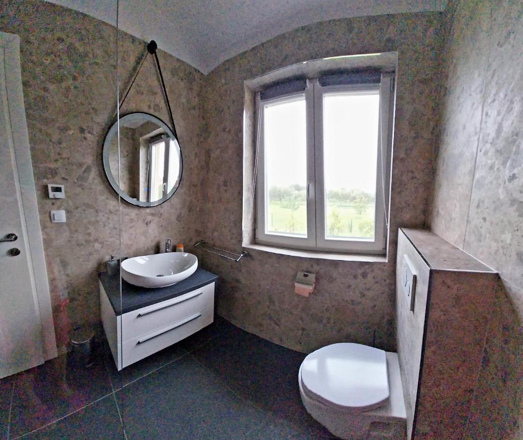 Vila Dubravka - Schoen Und Komfortabel Inmitten Von Olivenbaeumen Und Weinbergen Mit Whirlpool Valtura المظهر الخارجي الصورة