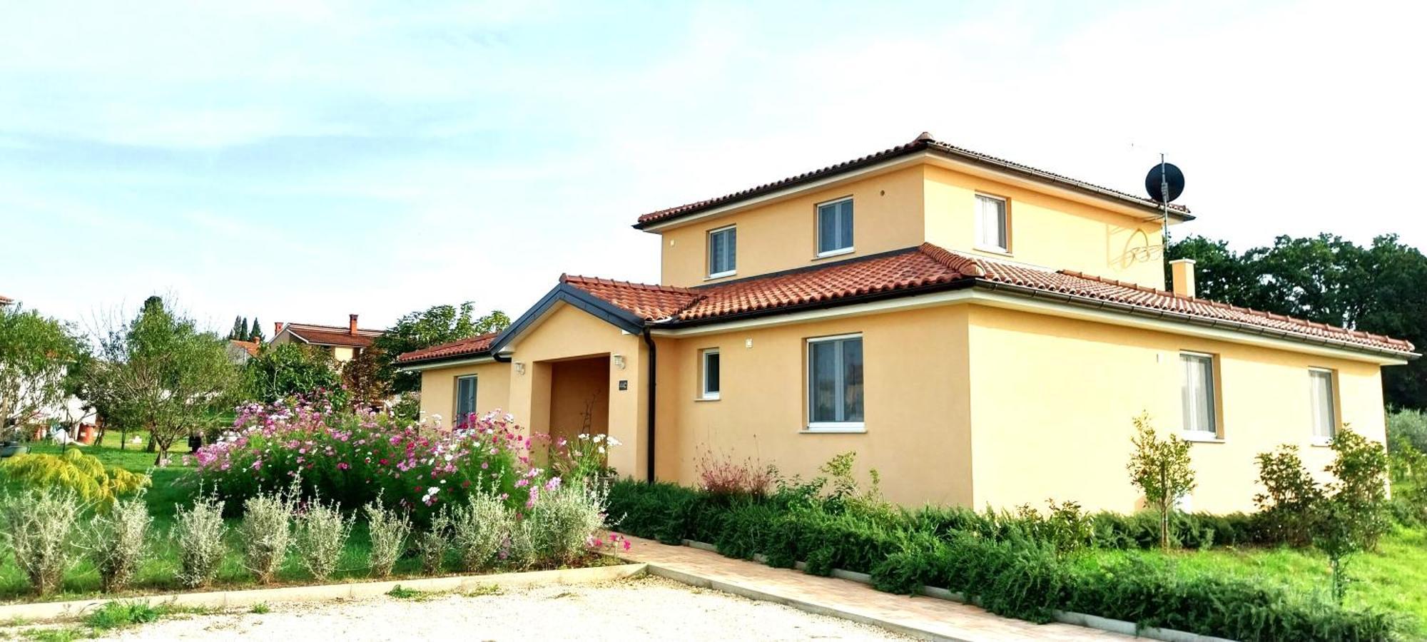 Vila Dubravka - Schoen Und Komfortabel Inmitten Von Olivenbaeumen Und Weinbergen Mit Whirlpool Valtura المظهر الخارجي الصورة