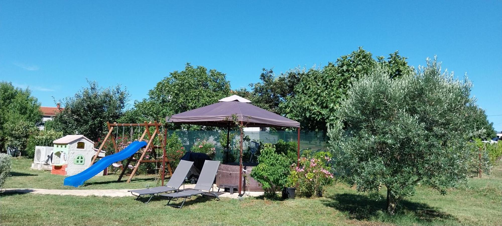 Vila Dubravka - Schoen Und Komfortabel Inmitten Von Olivenbaeumen Und Weinbergen Mit Whirlpool Valtura المظهر الخارجي الصورة